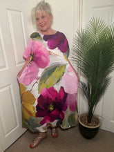 Load image into Gallery viewer, ELLIE Short Sleeved Dress