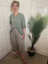 Load image into Gallery viewer, PENNY 3 Button Patterned Shirt