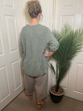 Load image into Gallery viewer, PENNY 3 Button Patterned Shirt