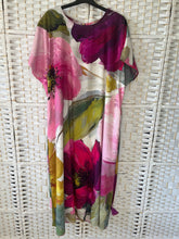 Load image into Gallery viewer, ELLIE Short Sleeved Dress