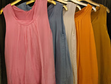 Load image into Gallery viewer, Sleeveless silk top (camisole)