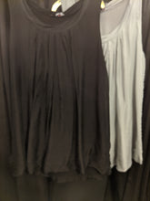 Load image into Gallery viewer, Sleeveless silk top (camisole)