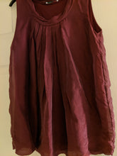 Load image into Gallery viewer, Sleeveless silk top (camisole)