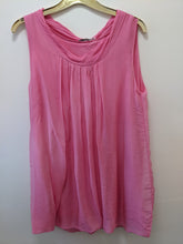 Load image into Gallery viewer, Sleeveless silk top (camisole)