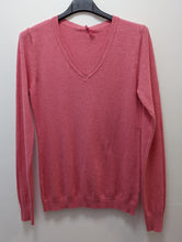 Load image into Gallery viewer, V Neck Fitted Fine Knit Jumper