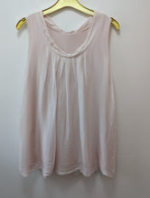 Load image into Gallery viewer, Sleeveless silk top (camisole)