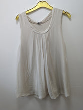 Load image into Gallery viewer, Sleeveless silk top (camisole)