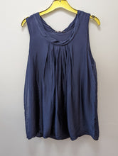 Load image into Gallery viewer, Sleeveless silk top (camisole)