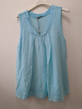 Load image into Gallery viewer, Sleeveless silk top (camisole)