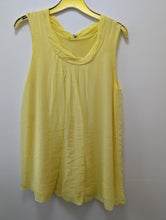 Load image into Gallery viewer, Sleeveless silk top (camisole)