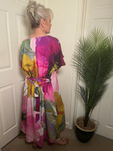 Load image into Gallery viewer, ELLIE Short Sleeved Dress
