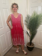 Load image into Gallery viewer, ANNIE Sleeveless Shirred Midi Dress
