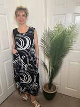 Load image into Gallery viewer, DONNA Sleeveless Maxi Dress
