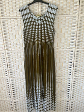 Load image into Gallery viewer, WENDY Sleeveless Shirred Maxi Dress
