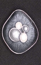 Load image into Gallery viewer, Magnetic Scarf Fastener/Brooch Abstract Circle Detail
