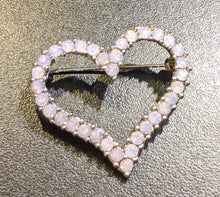Load image into Gallery viewer, Heart brooch
