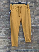 Load image into Gallery viewer, Super Stretch &#39;Magic&#39; Trousers with Back Pockets
