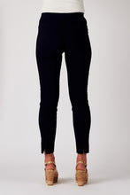 Load image into Gallery viewer, Robell Rose 09 Capri Trousers

